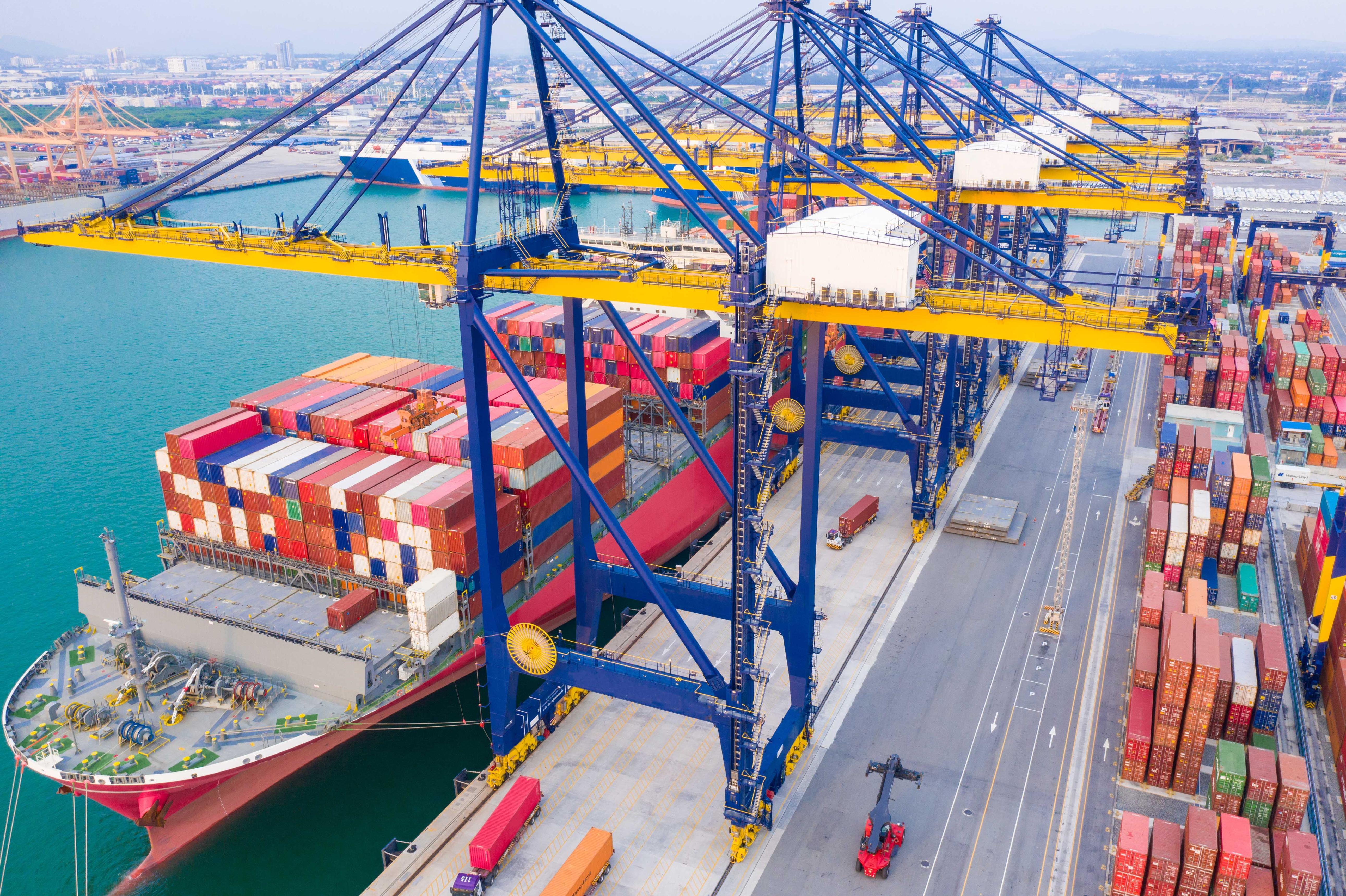 International transportation and delivery of recycled plastic raw materials